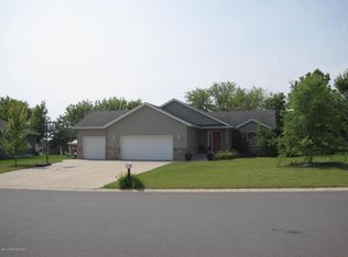 515 4th Ave NE, Plainview, MN 55964