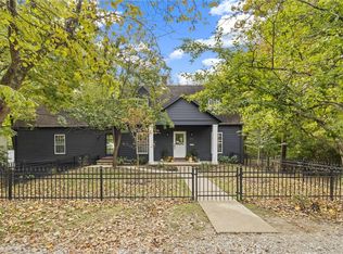 319 W Holly St, Fayetteville, AR 72703