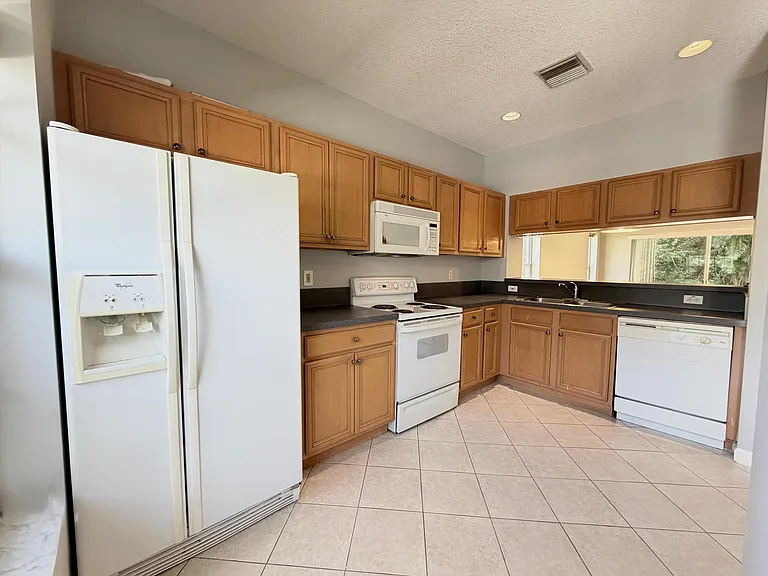 5035 Palmbrooke Cir — Photo 11