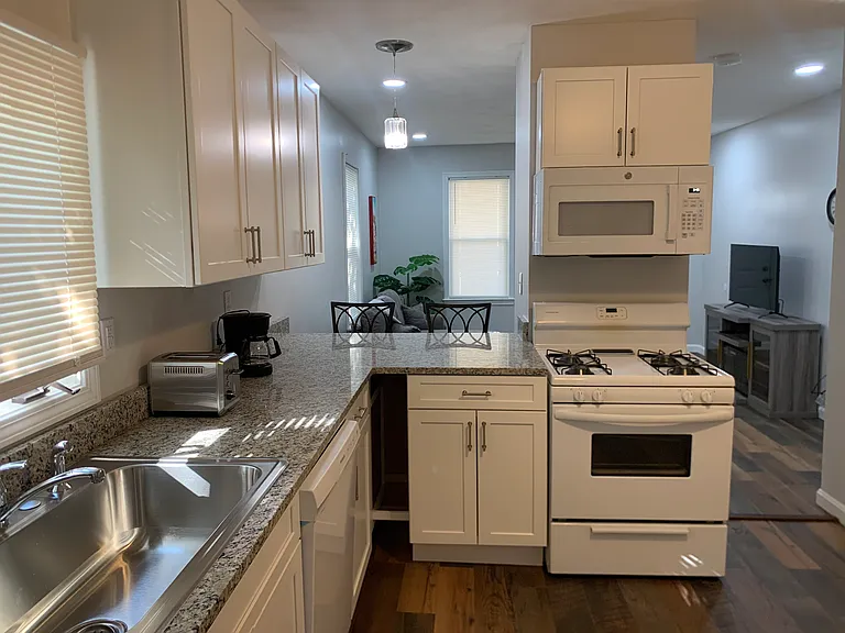 400 Charles St #1 — Photo 5