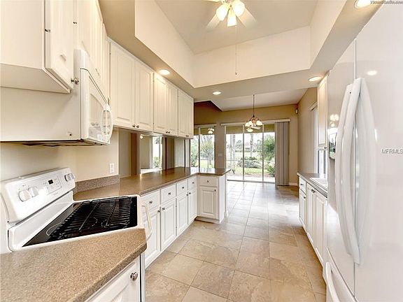 3rd image of 5834 Benevento Dr