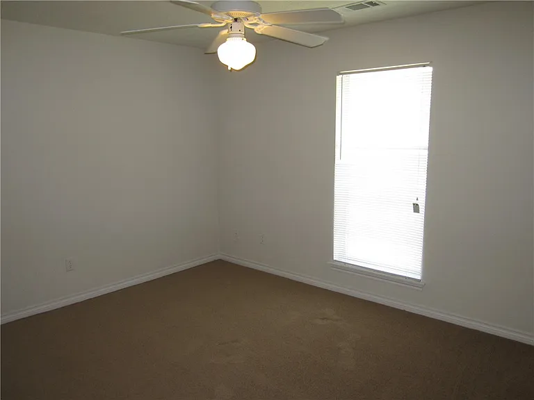 306 Fairway Dr — Photo 7