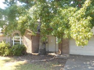300 Preston Dr, Russellville, AR 72802