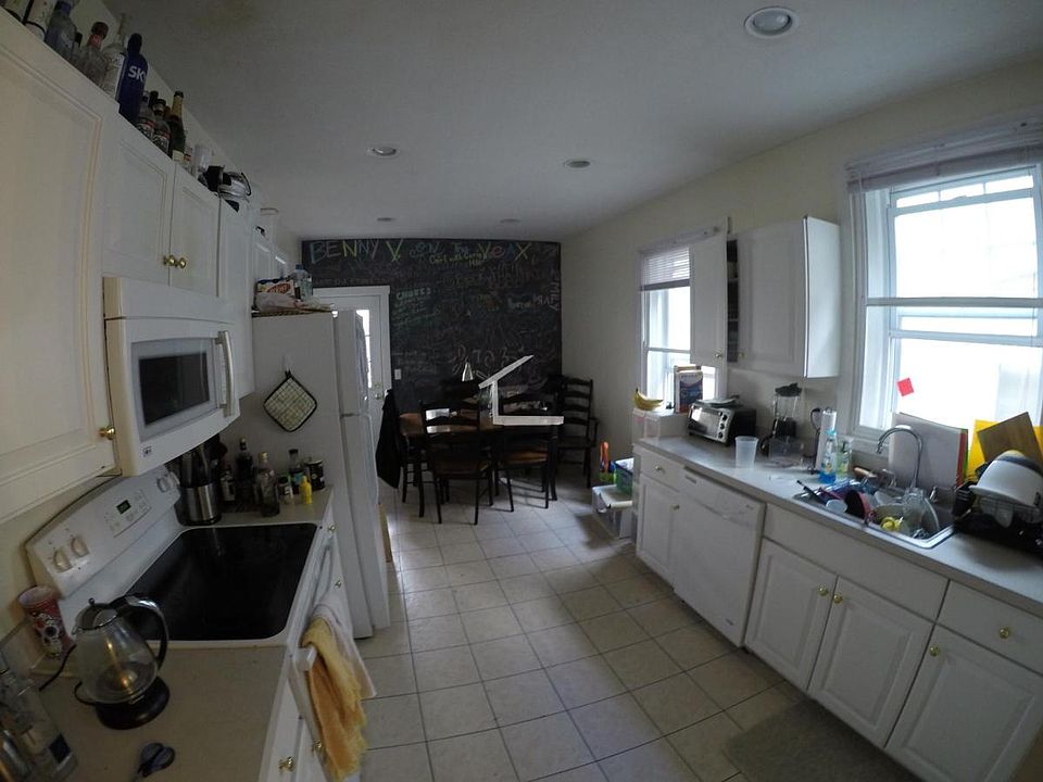 2nd image of 81 Gibbs St #Lm2