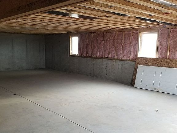 Unfinished bsmt great room