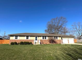512 Sunset Dr, Centralia, IL