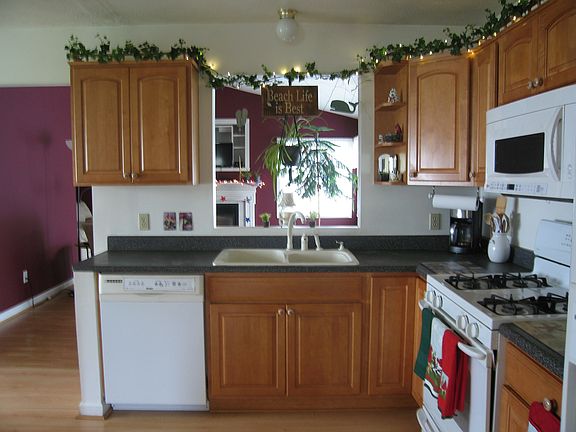 5th image of 3232 Woodfield Dr