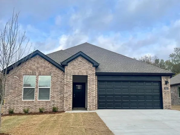 205 Lainey Dr, Maumelle, AR 72113