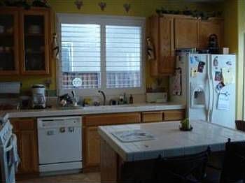 3rd image of 647 Laugenour Dr