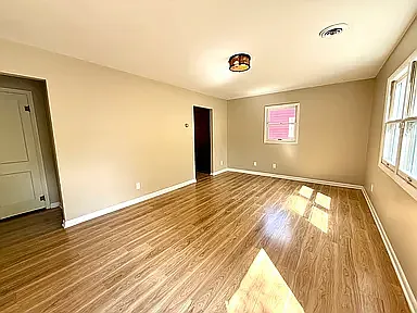 916 E Fairlawn Dr — Photo 6