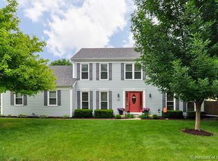 160 S River Rd, Naperville, IL 60540