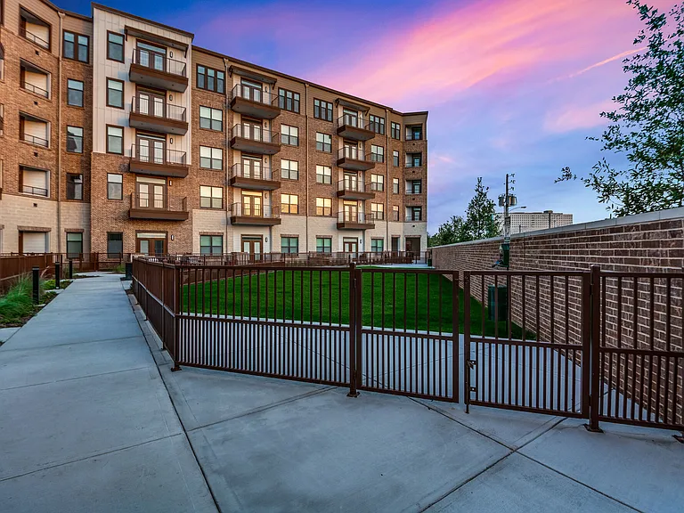 Lenox Dentwood — Photo 40