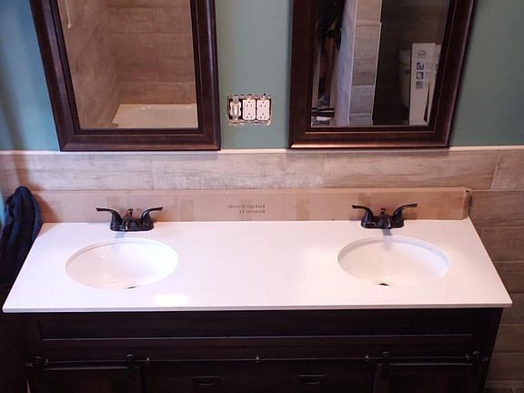 Jack & Jill bathroom!
