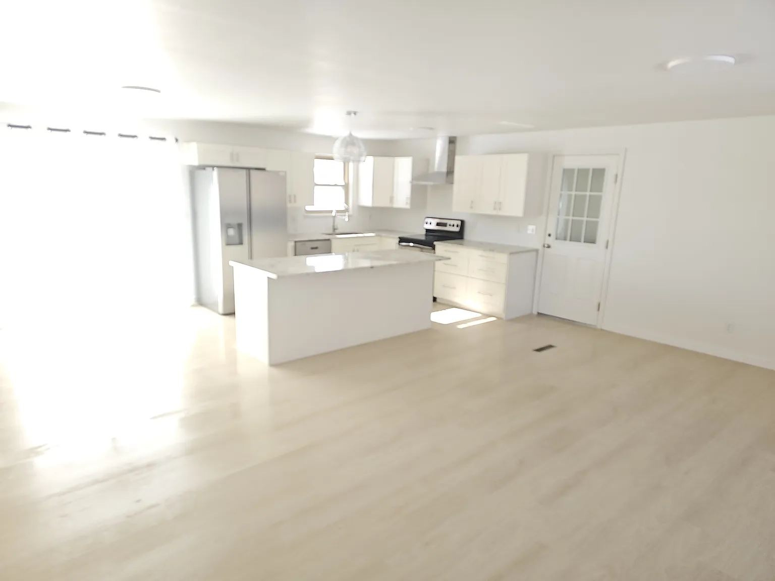 4 bed, 1462 sqft, $2,240 — Photo 2