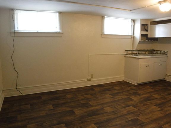 3rd image of 528 Daly Ave APT 5