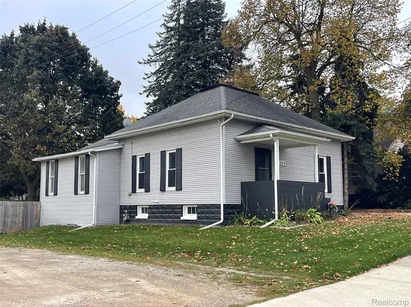 4284 Huron St, North Branch, MI 48461