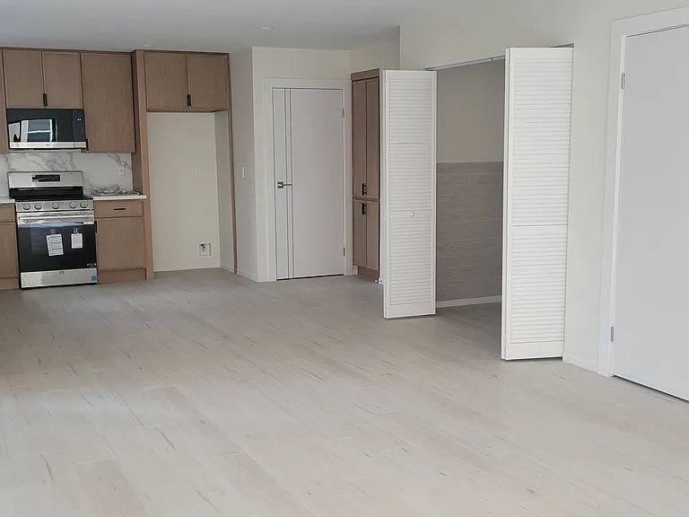 1427 S Shenandoah St #1425-1/2 — Photo 3