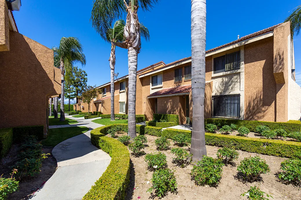 Compton Holdings — Photo 4