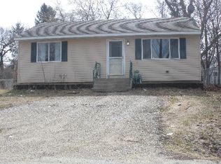 7431 Maple Dr, Wonder Lake, IL