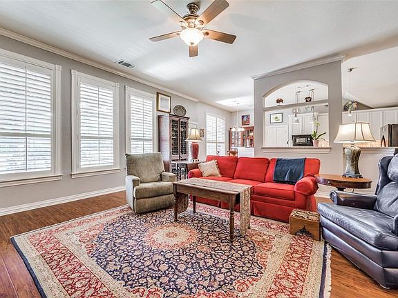 2nd image of 700 Scarlett Dr
