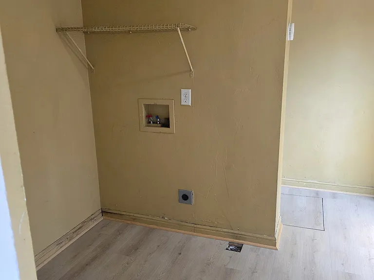 S 4420 W — Photo 10