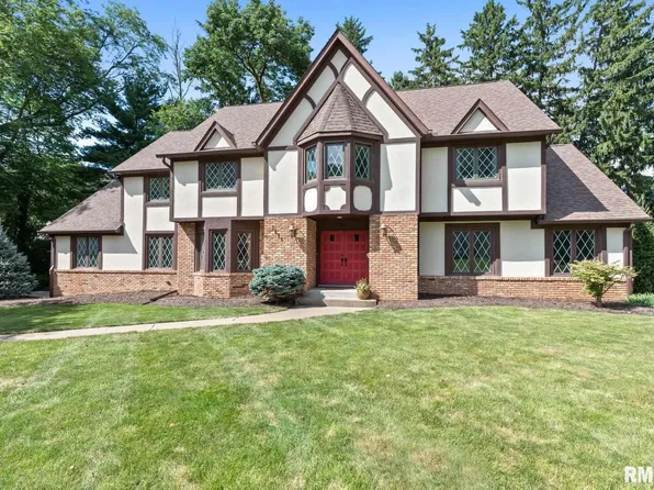 1225 38th Ave Ct, Rock Island, IL 61201