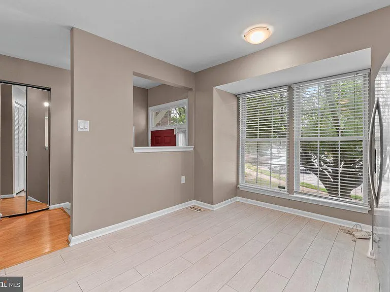 8 Wessex Ct — Photo 14