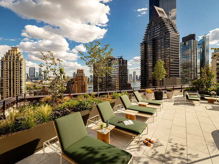 300 E 50th St #18B — Photo 28