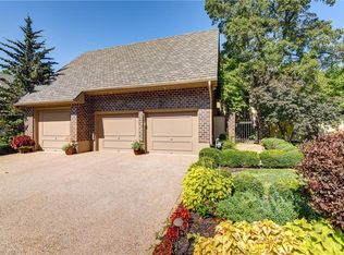 12464 Linden St, Leawood, KS 66209