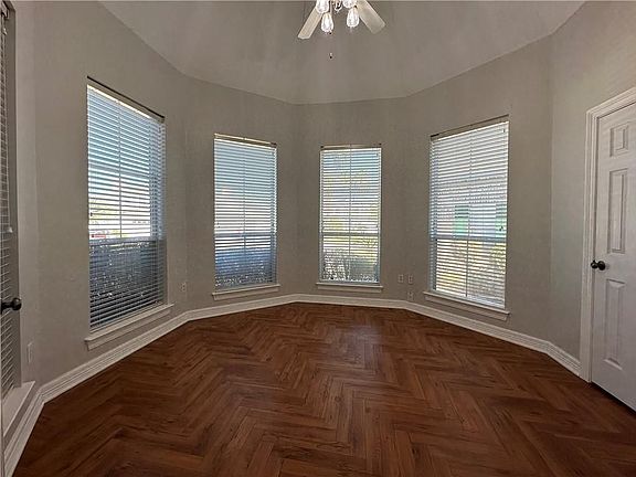 2nd image of 1424 Royal Palm Dr