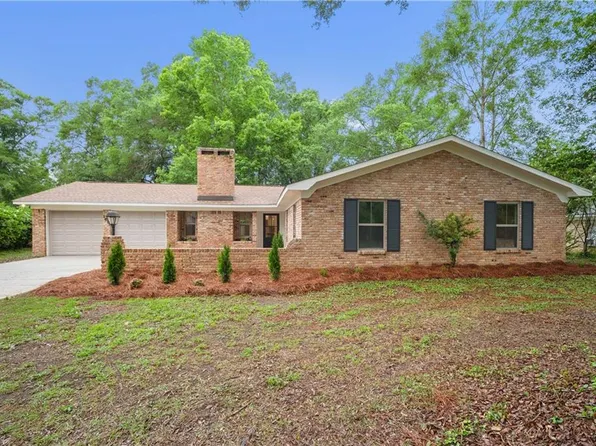 1611 Chase Dr, Saraland, AL 36571