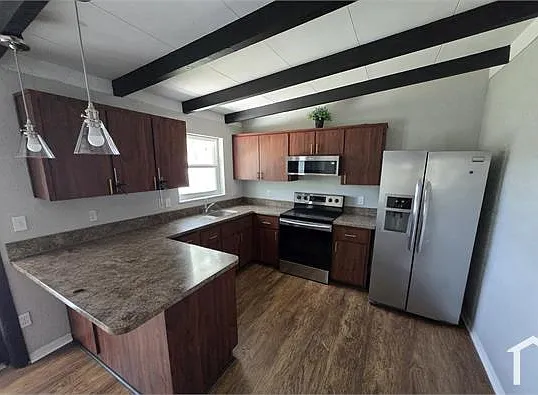 2 bed, 1200 sqft, $2,000 — Photo 3