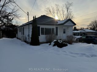 1028 Western Ave, Peterborough, ON K9J5W4