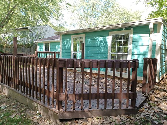 3rd image of 9449 English Oak Dr
