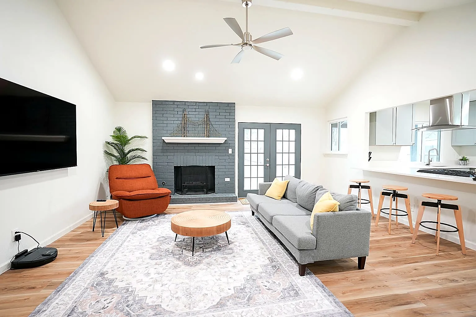 3 bed, $3,750 — Photo 1
