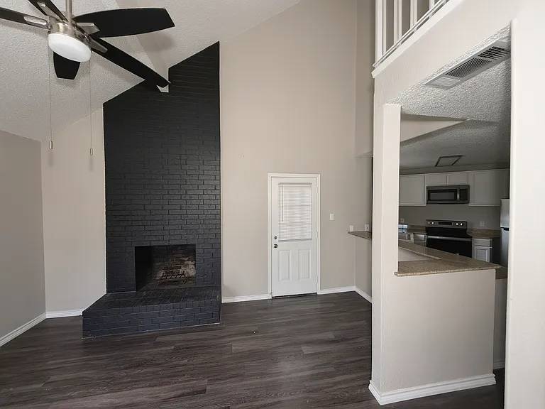 1900 W Taylor St — Photo 19