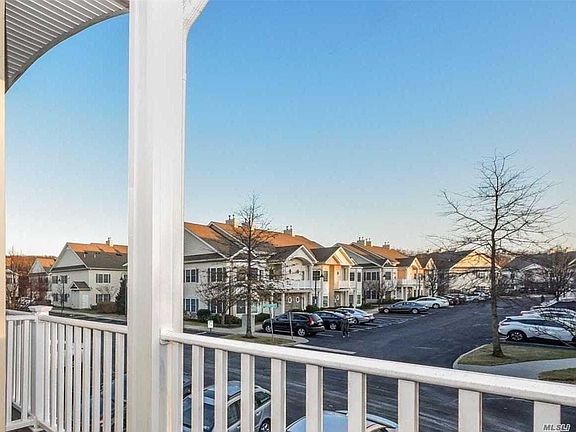 2nd image of 112 Autumn Dr