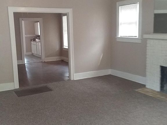 Living Room-pic#2