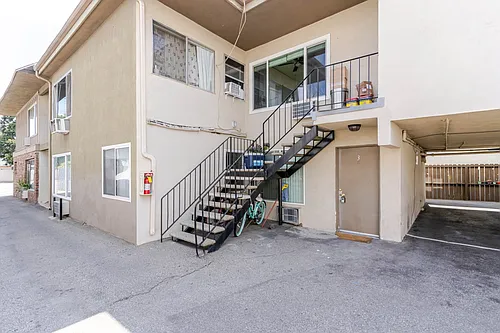 7343 Woodley Ave #3 Photo 1