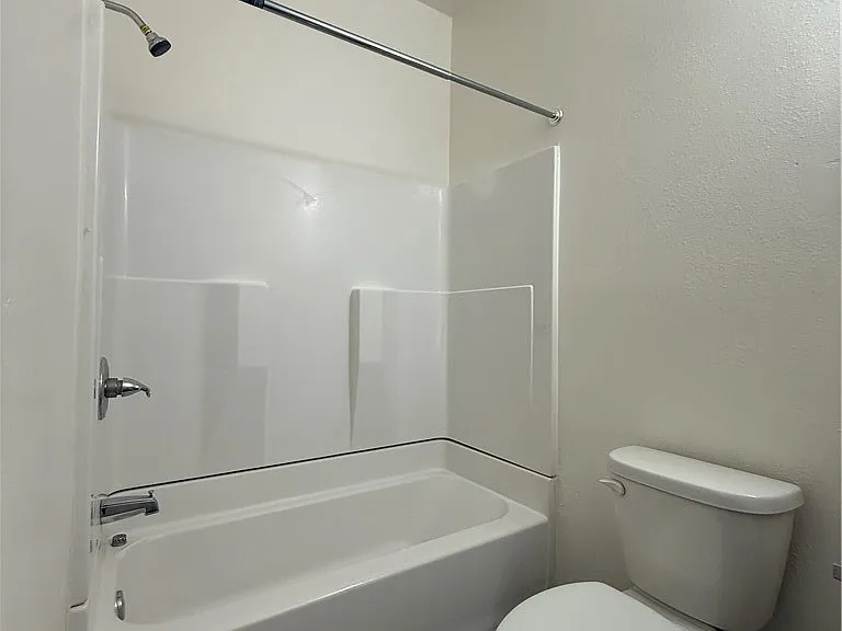 2001 Cedar Ave #13 — Photo 7