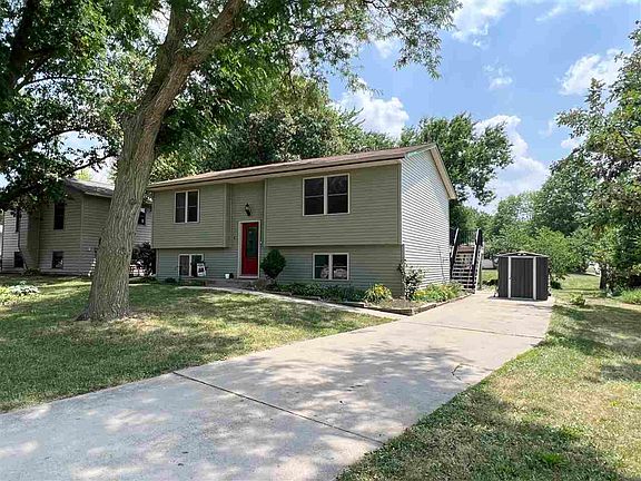 3rd image of 5 Birch Ct