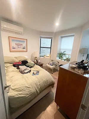 Rented by Delmark Realty LLC | media 25