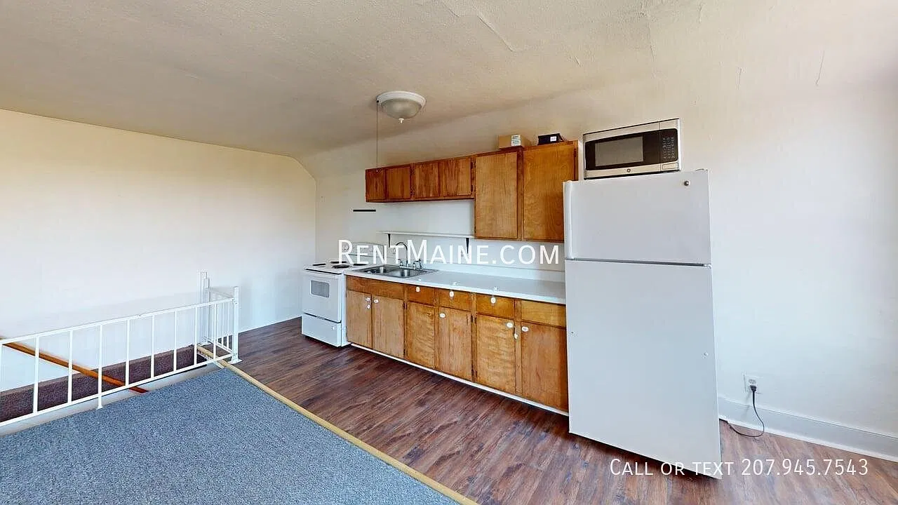 3 bed, 816 sqft, $1,100 — Photo 1
