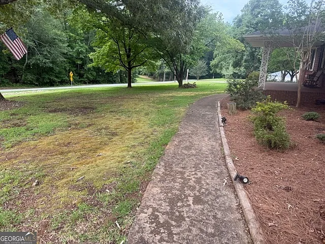 3 bed, 2.0 bath, 2059 sqft, $1,700 — Photo 3
