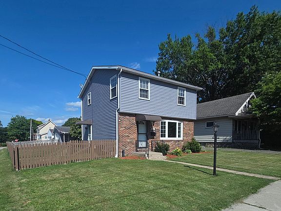 3rd image of 2703 Emerson Ave
