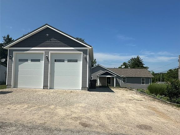 2nd image of 14724 Elm Dr