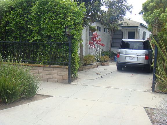 4th image of 227 6th Ave #1/2