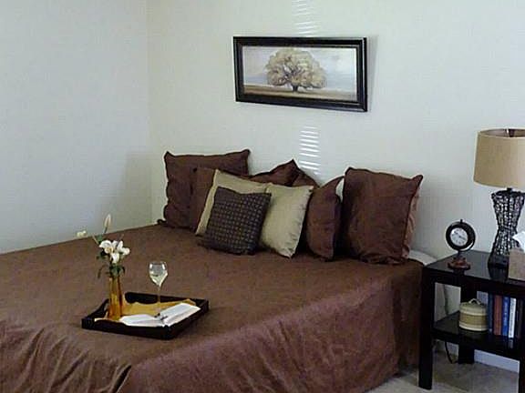 3rd image of 323 Falk Ave