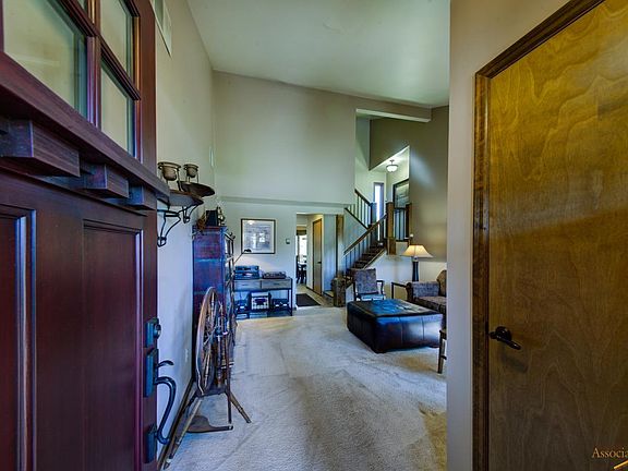 5th image of 5280 Meadowlark Dr