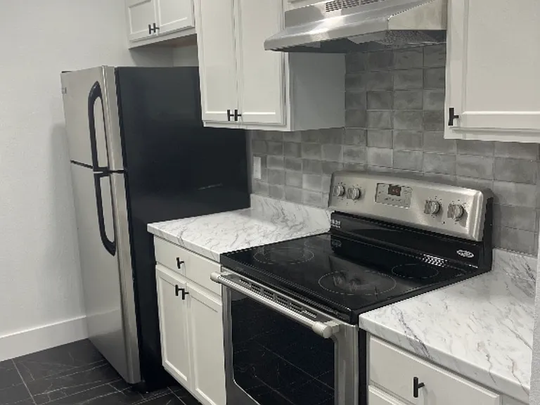 5412 Lewiston St — Photo 16